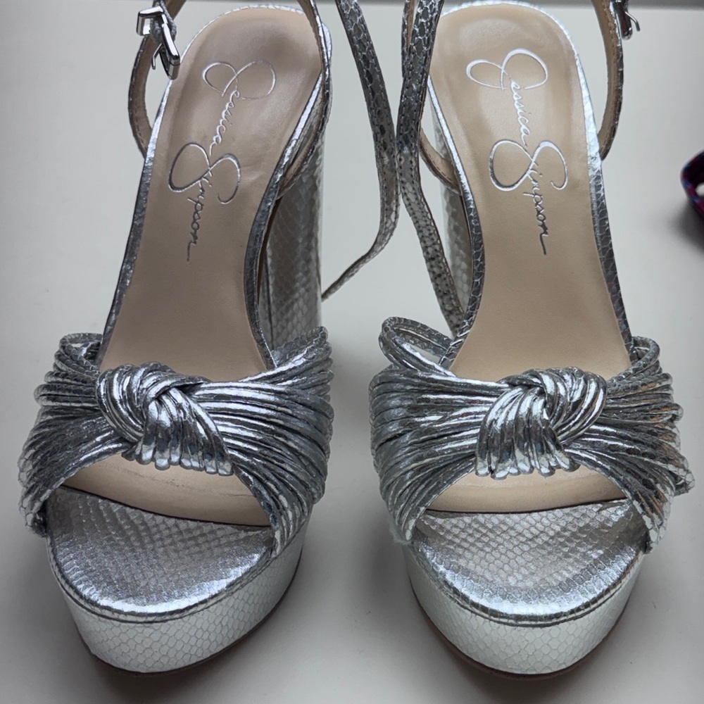 Jessica Simpson Metallic Silver Knot-Front Platform Sandals